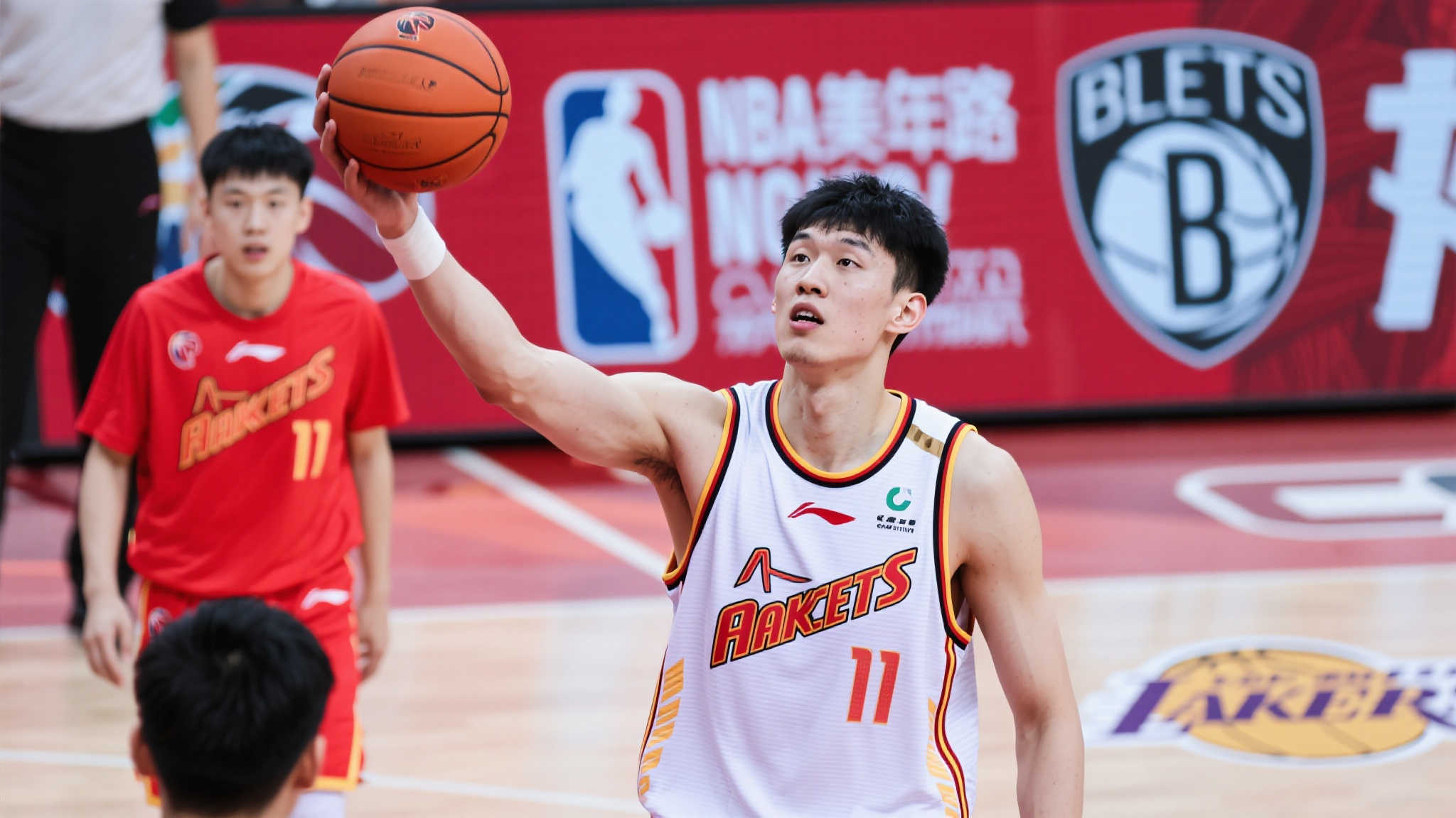何积极影响 何积极影响